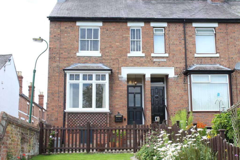 Luxury Townhouse In Town Centre, Views, River Walk, Free Parking Shrewsbury Exterior photo