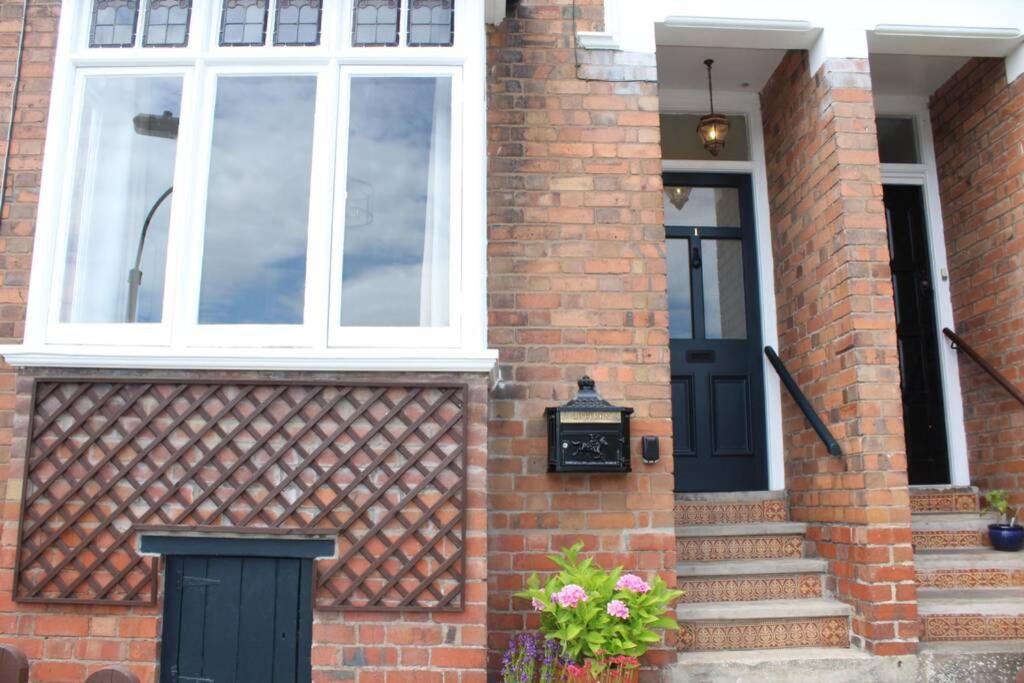 Luxury Townhouse In Town Centre, Views, River Walk, Free Parking Shrewsbury Exterior photo