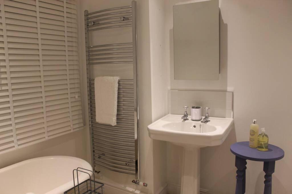 Luxury Townhouse In Town Centre, Views, River Walk, Free Parking Shrewsbury Exterior photo
