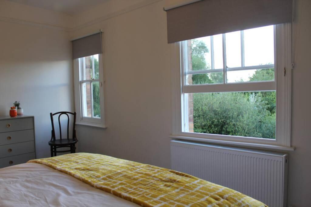 Luxury Townhouse In Town Centre, Views, River Walk, Free Parking Shrewsbury Exterior photo